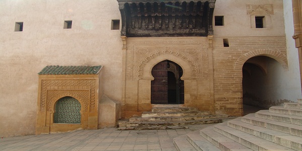 باب المدرسة