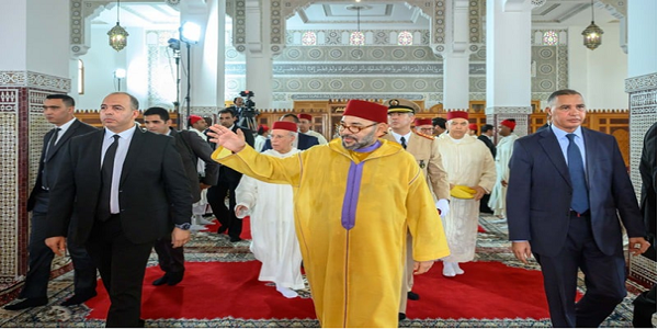 أمير المؤمنين صاحب الجلالة الملك محمد السادس يؤدي صلاة الجمعة بمسجد الهادي بسلا